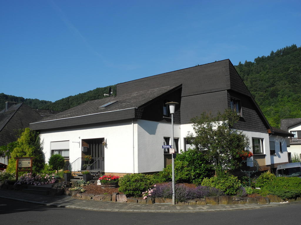 Gaestehaus Steuer Bruttig-Fankel Exterior photo